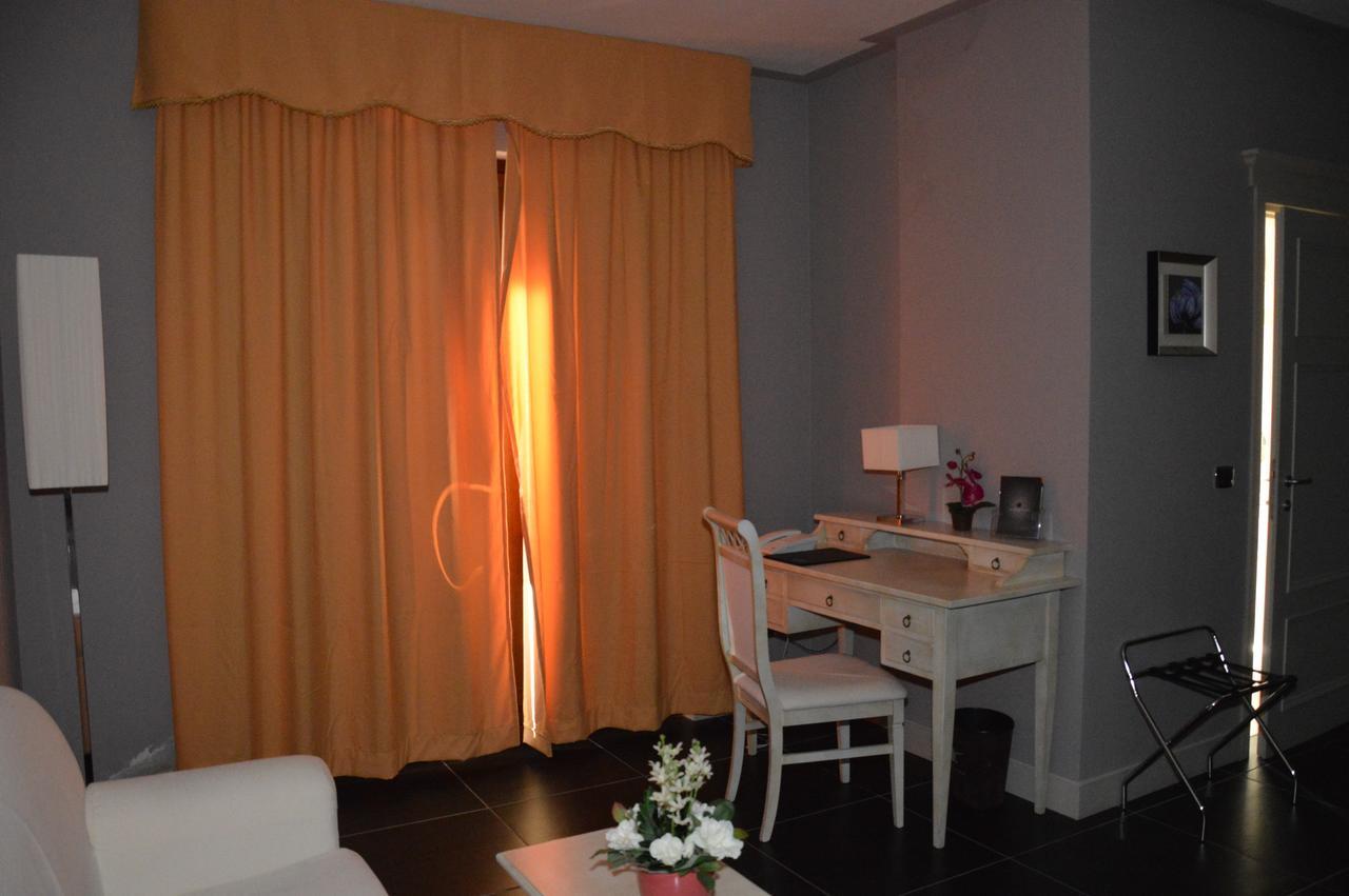 Roccamonfina Palace Hotel Bagian luar foto