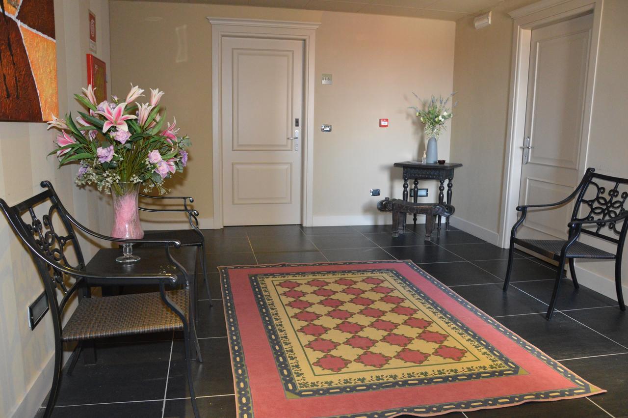 Roccamonfina Palace Hotel Bagian luar foto