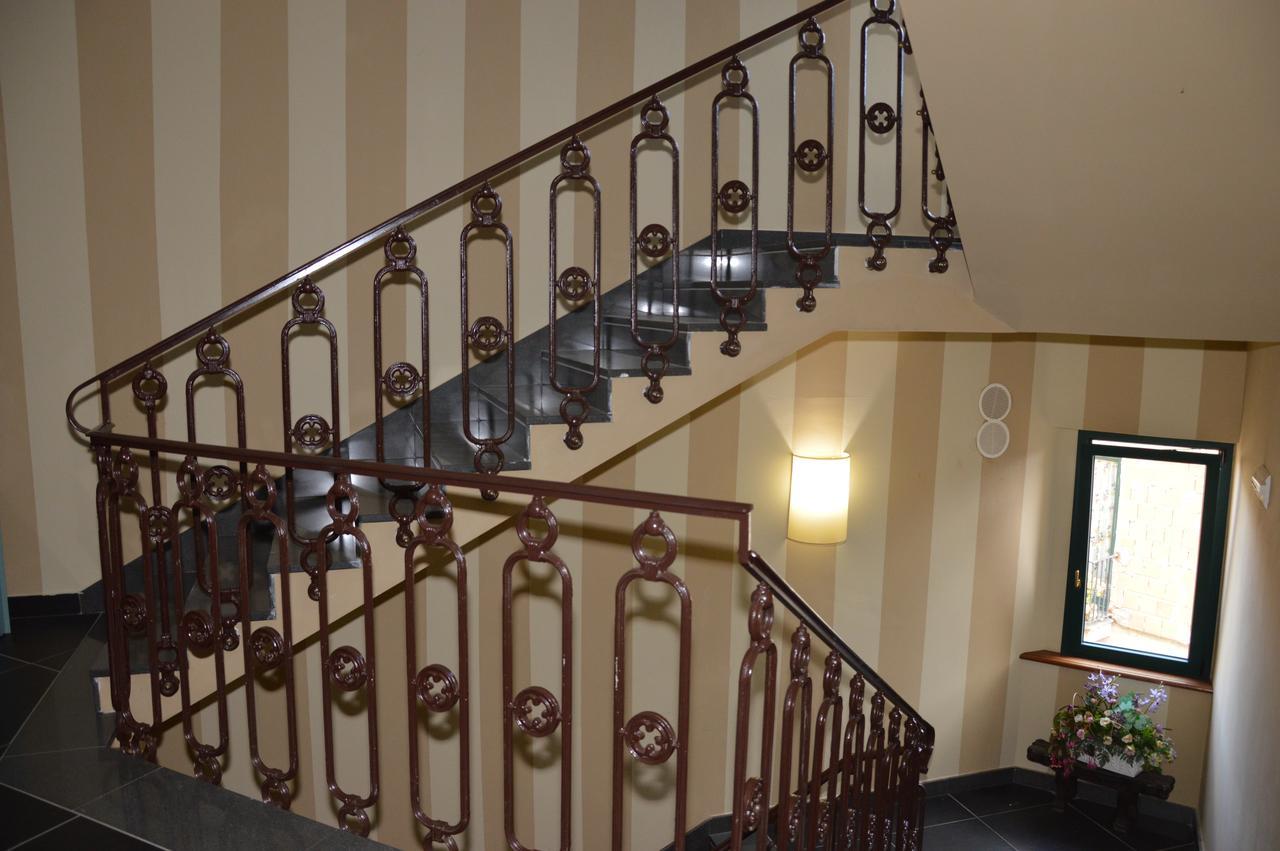 Roccamonfina Palace Hotel Bagian luar foto