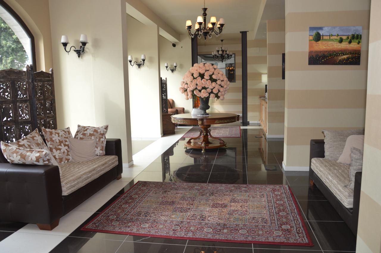 Roccamonfina Palace Hotel Bagian luar foto