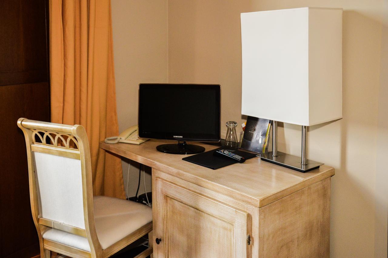 Roccamonfina Palace Hotel Bagian luar foto
