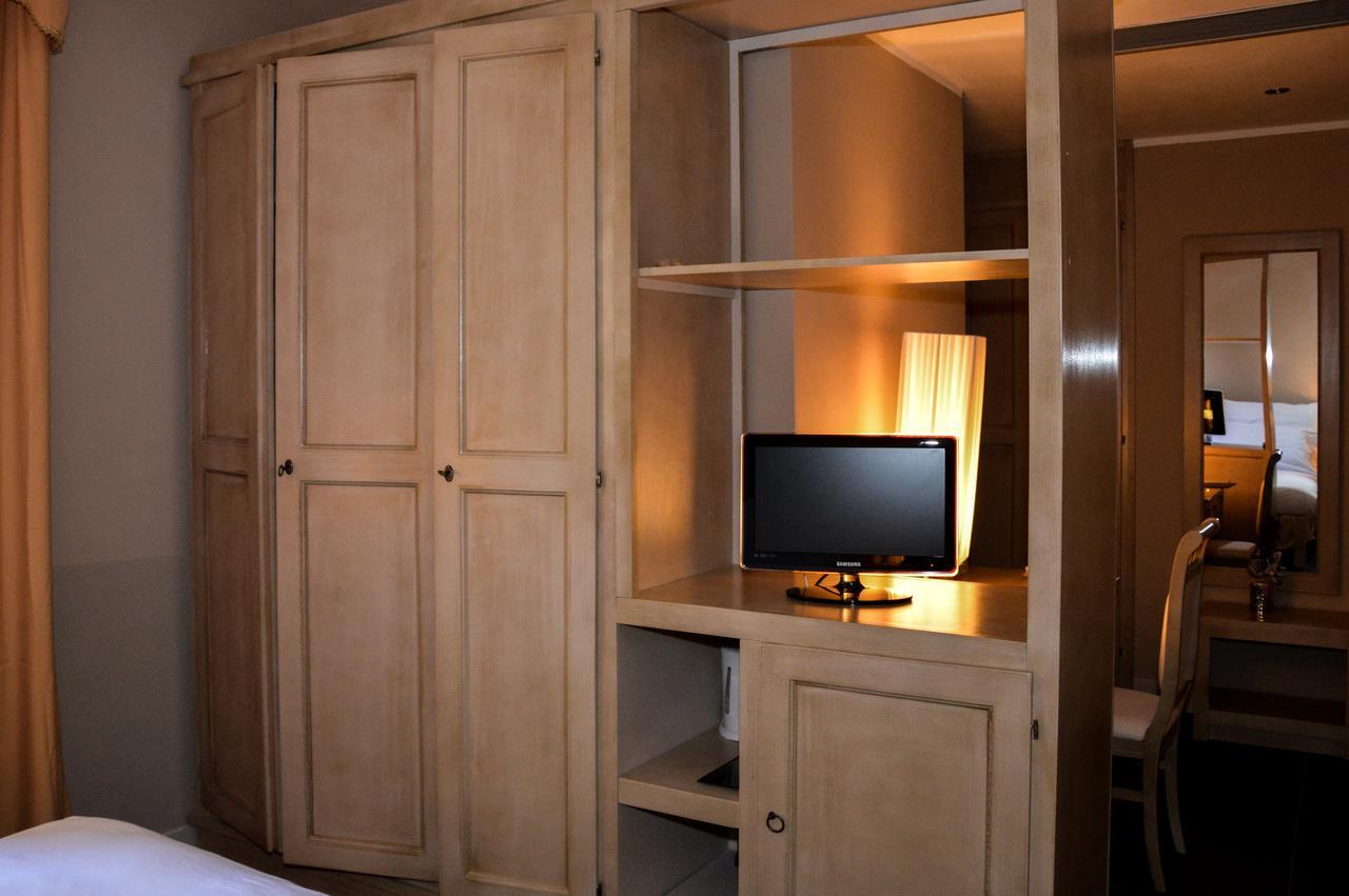 Roccamonfina Palace Hotel Bagian luar foto