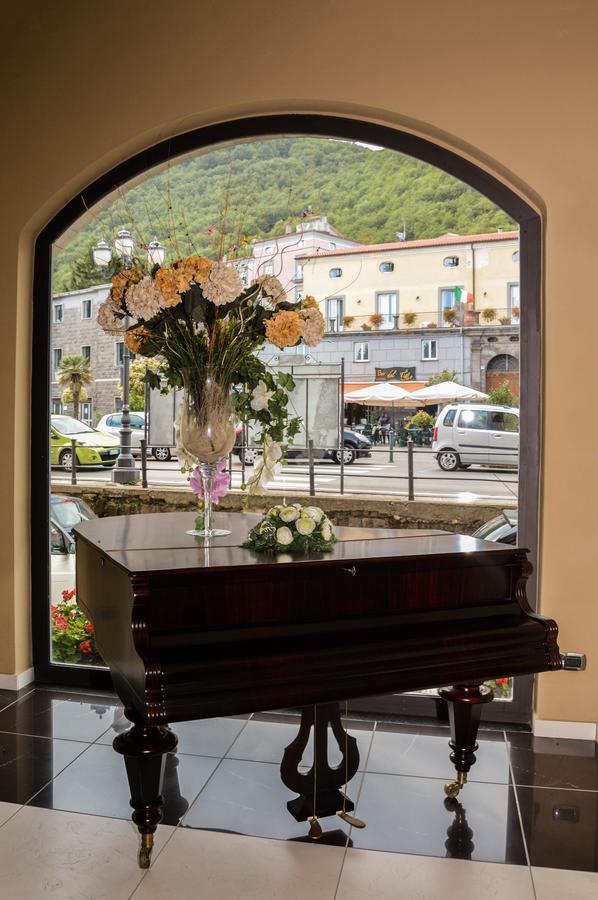 Roccamonfina Palace Hotel Bagian luar foto