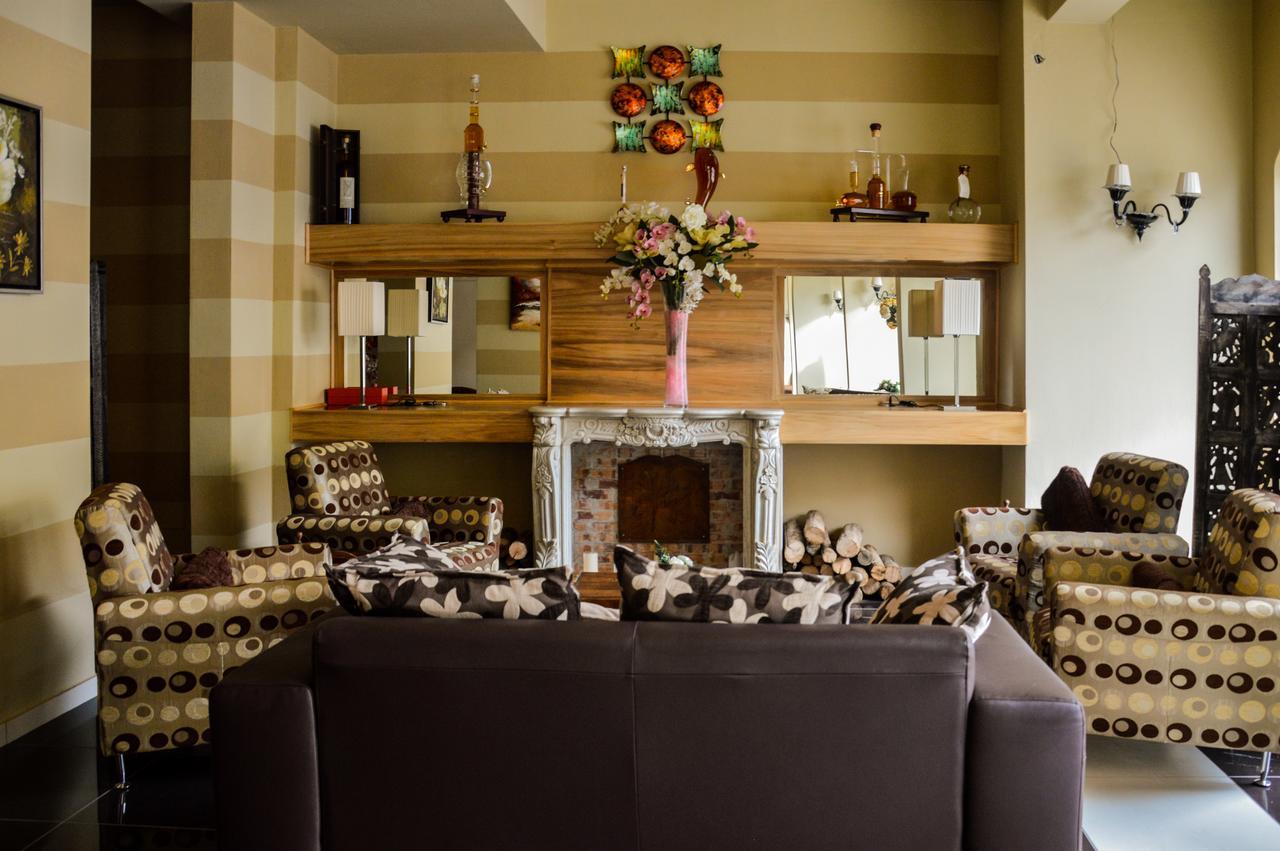 Roccamonfina Palace Hotel Bagian luar foto