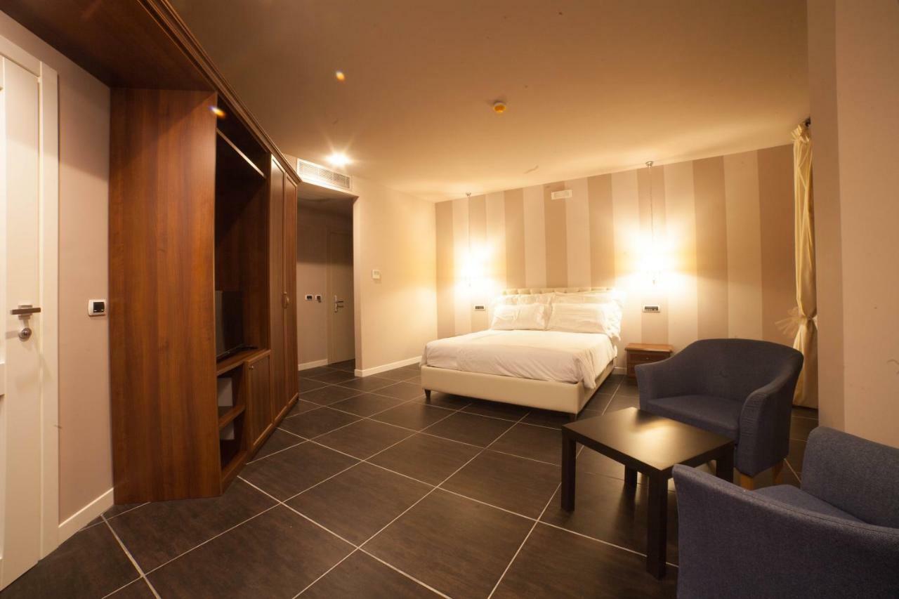 Roccamonfina Palace Hotel Bagian luar foto
