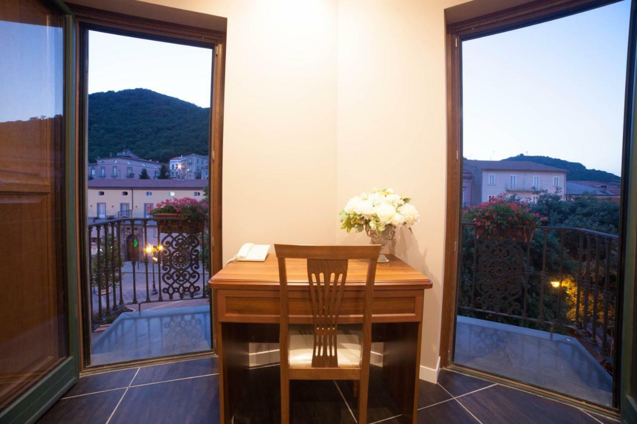 Roccamonfina Palace Hotel Bagian luar foto